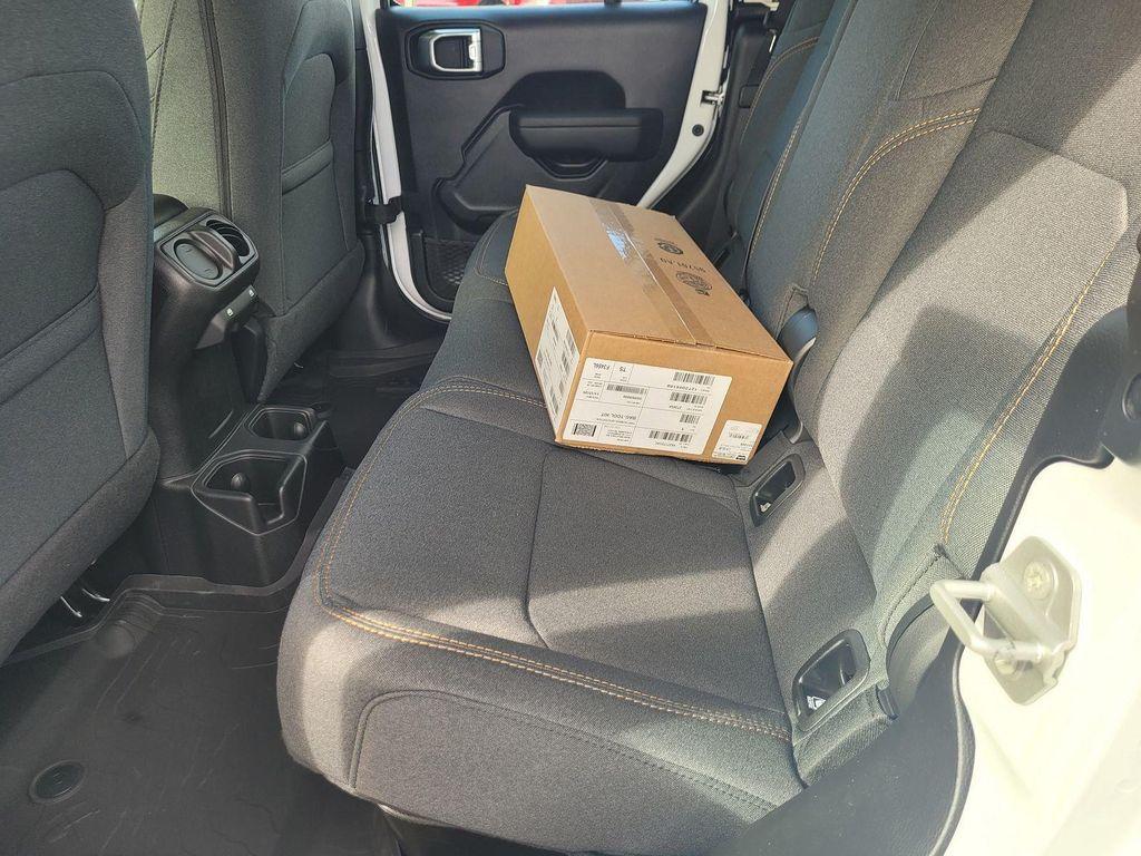 new 2026 Jeep Gladiator car, priced at $44,175