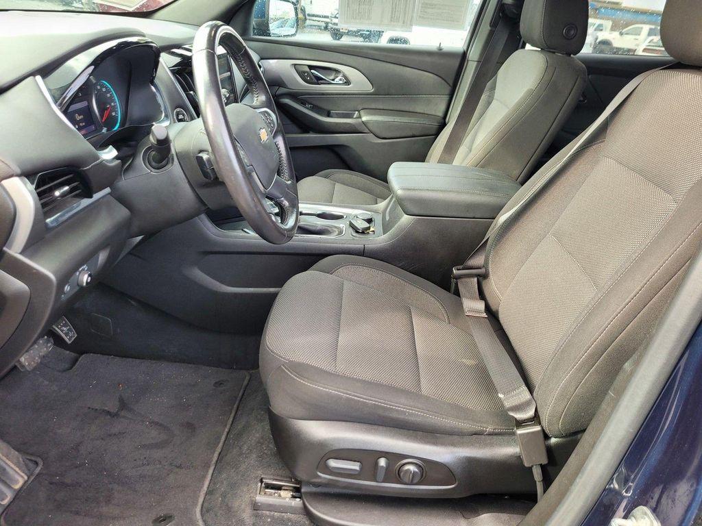 used 2022 Chevrolet Traverse car, priced at $26,261