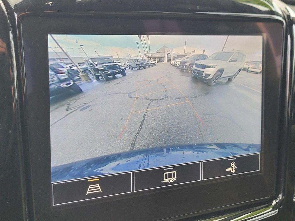 used 2022 Chevrolet Traverse car, priced at $26,261