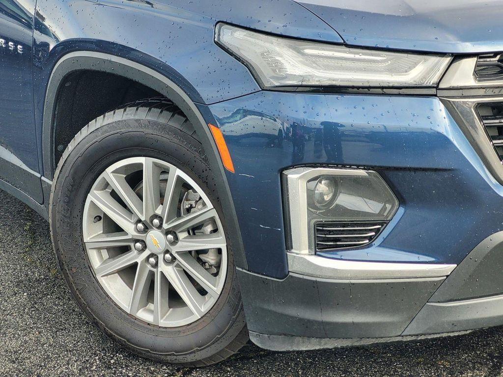 used 2022 Chevrolet Traverse car, priced at $26,261
