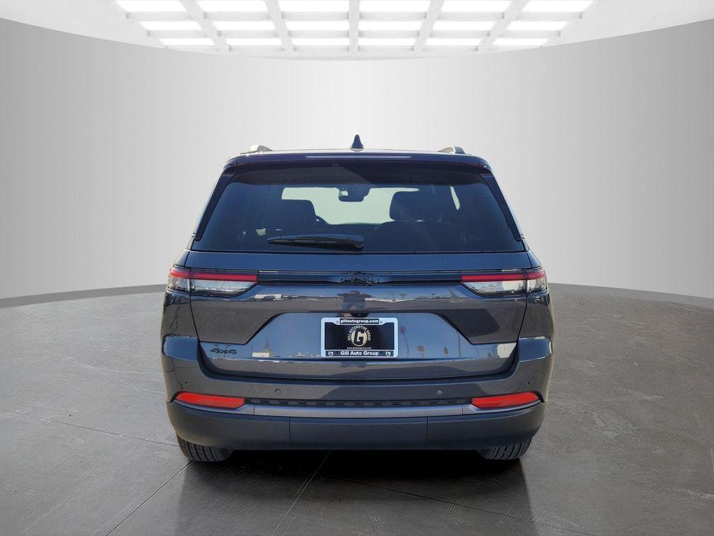 new 2026 Jeep Grand Cherokee car, priced at $45,526