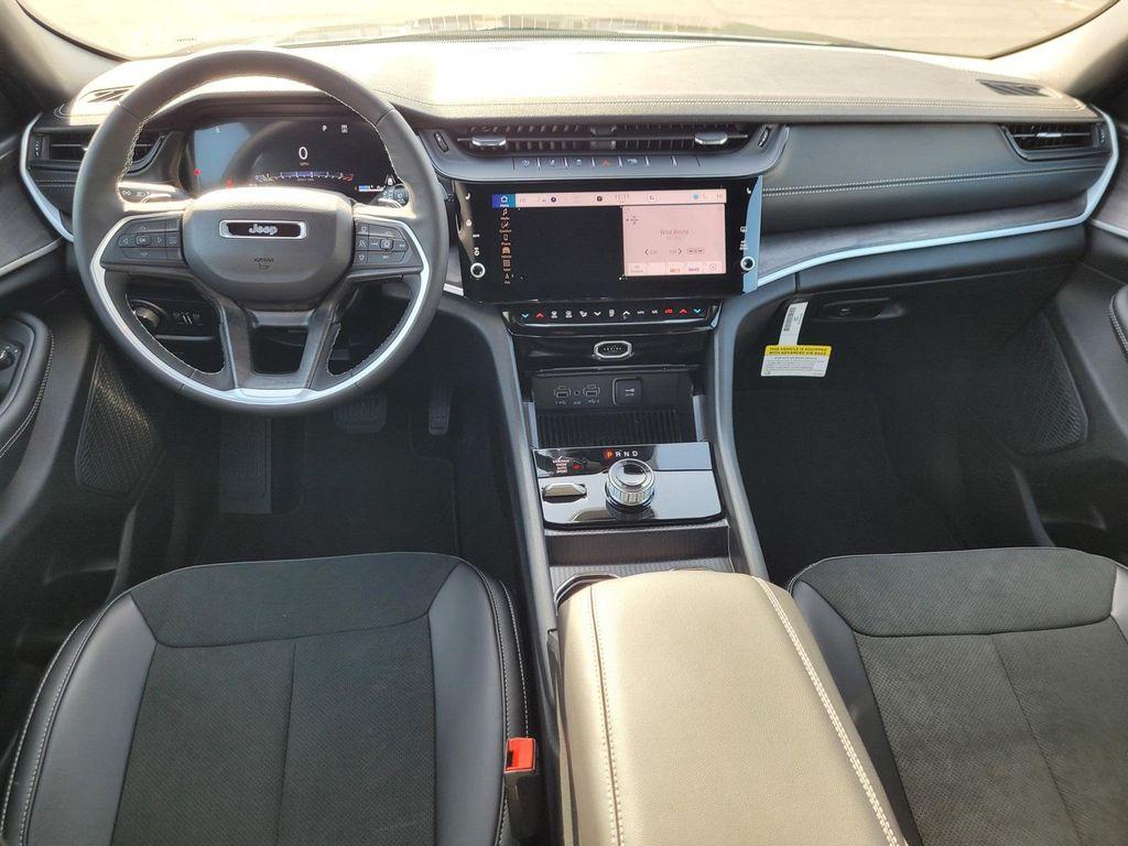 new 2026 Jeep Grand Cherokee car, priced at $45,526