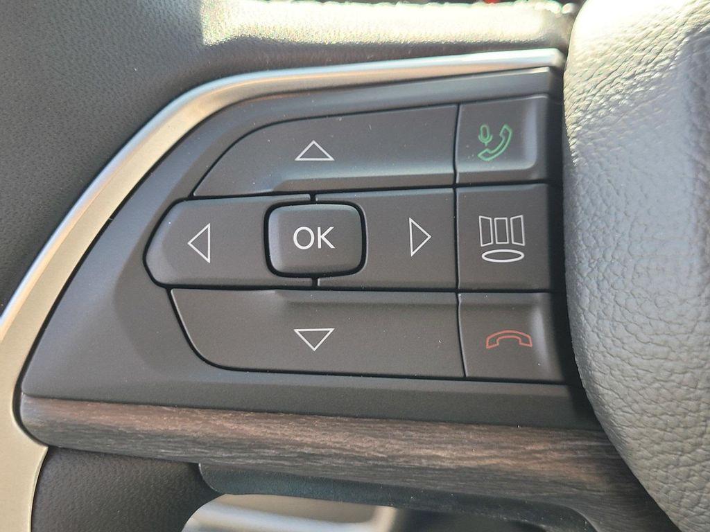 new 2026 Jeep Grand Cherokee car, priced at $45,526