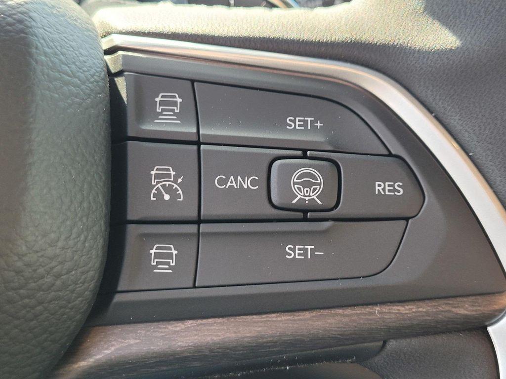 new 2026 Jeep Grand Cherokee car, priced at $45,526