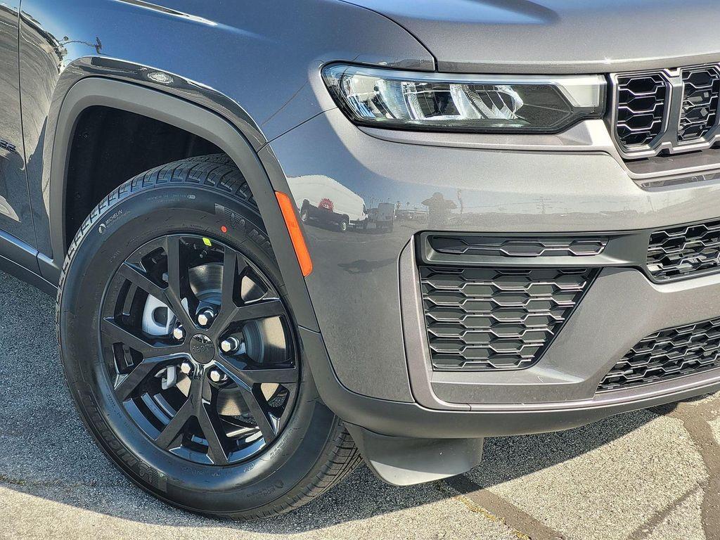 new 2026 Jeep Grand Cherokee car, priced at $45,526