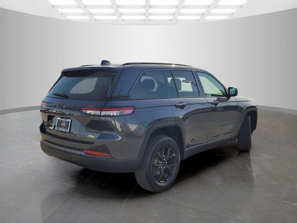 new 2026 Jeep Grand Cherokee car, priced at $45,526