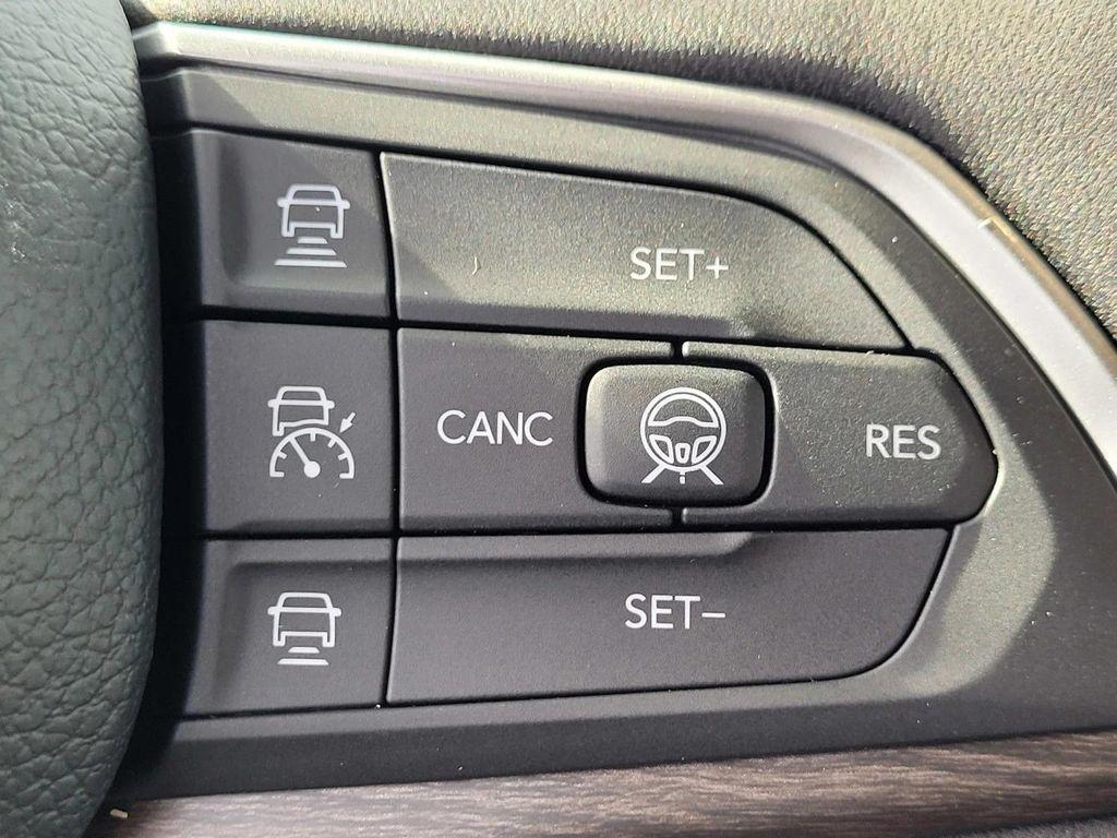 new 2026 Jeep Grand Cherokee car, priced at $41,986