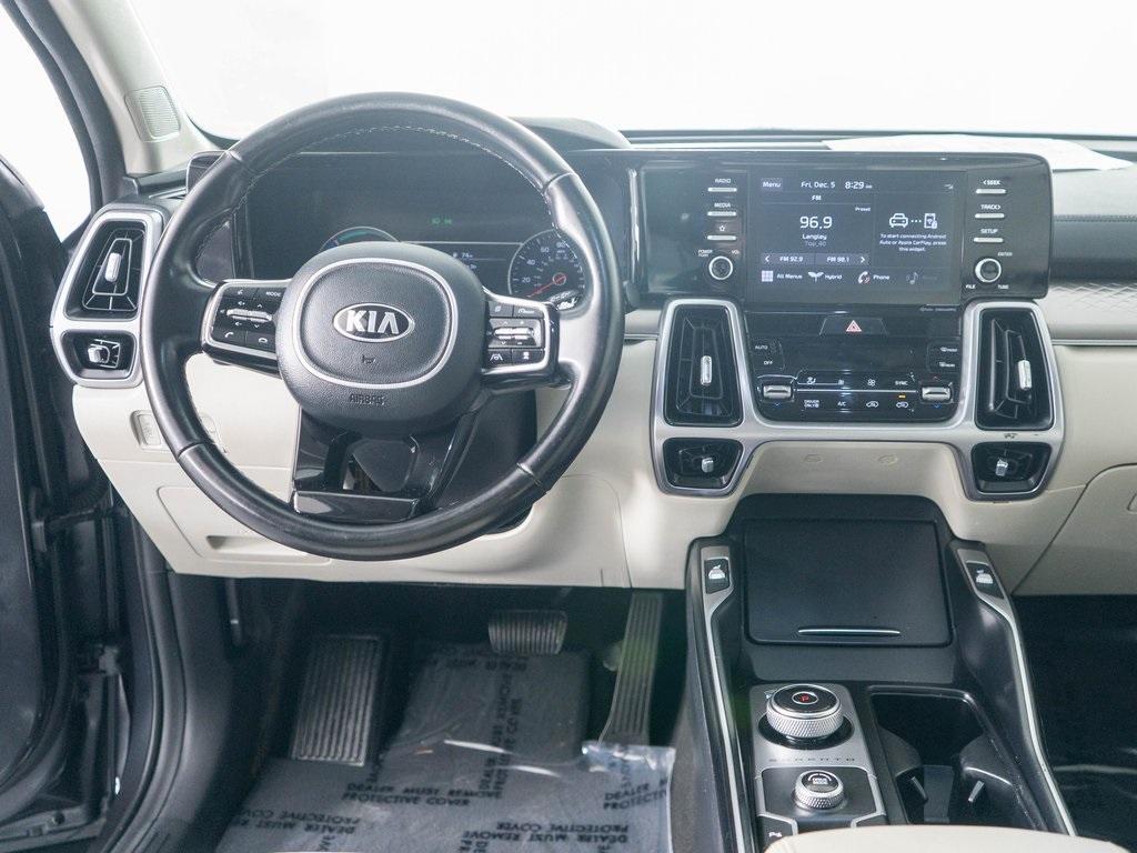 used 2021 Kia Sorento Hybrid car, priced at $14,999
