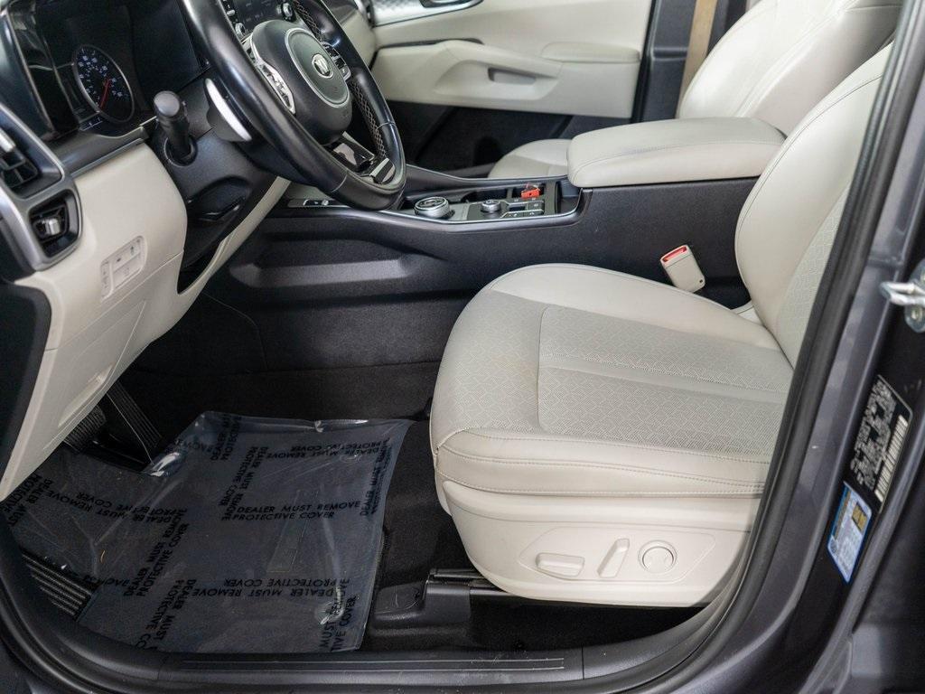 used 2021 Kia Sorento Hybrid car, priced at $14,999