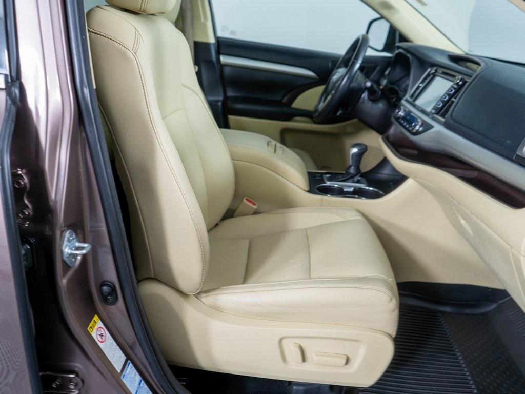 used 2017 Toyota Highlander car, priced at $19,995