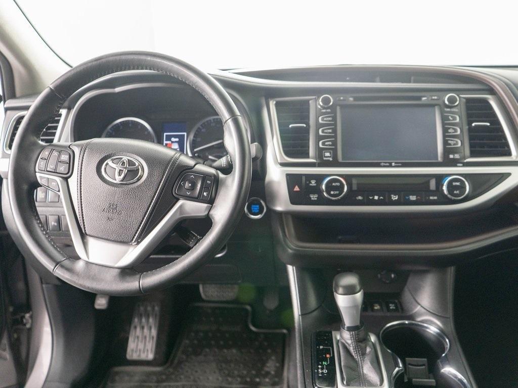 used 2015 Toyota Highlander car, priced at $13,244