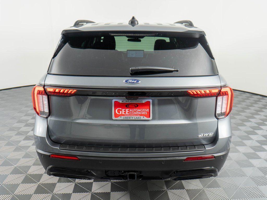 used 2025 Ford Explorer car, priced at $37,499