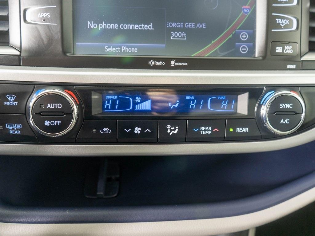 used 2015 Toyota Highlander car, priced at $16,995