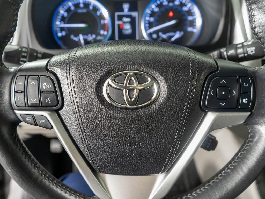 used 2015 Toyota Highlander car, priced at $16,995