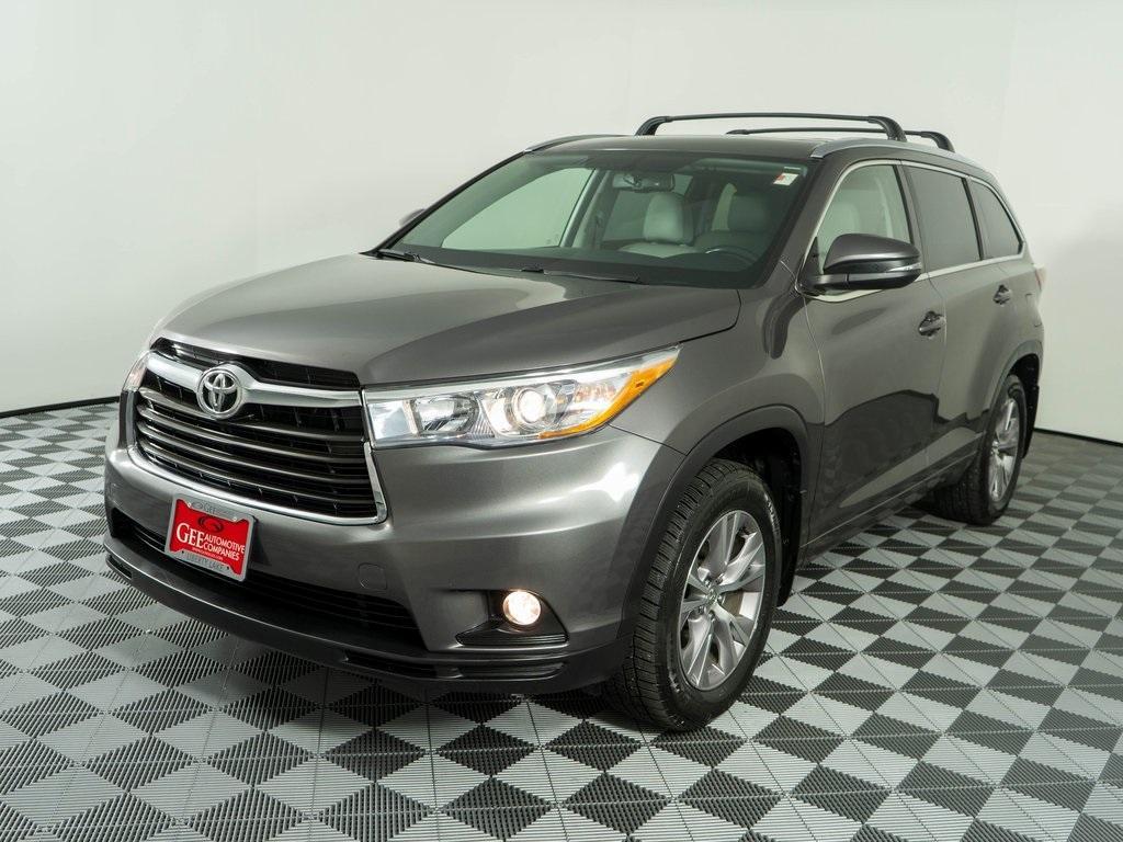 used 2015 Toyota Highlander car, priced at $16,995