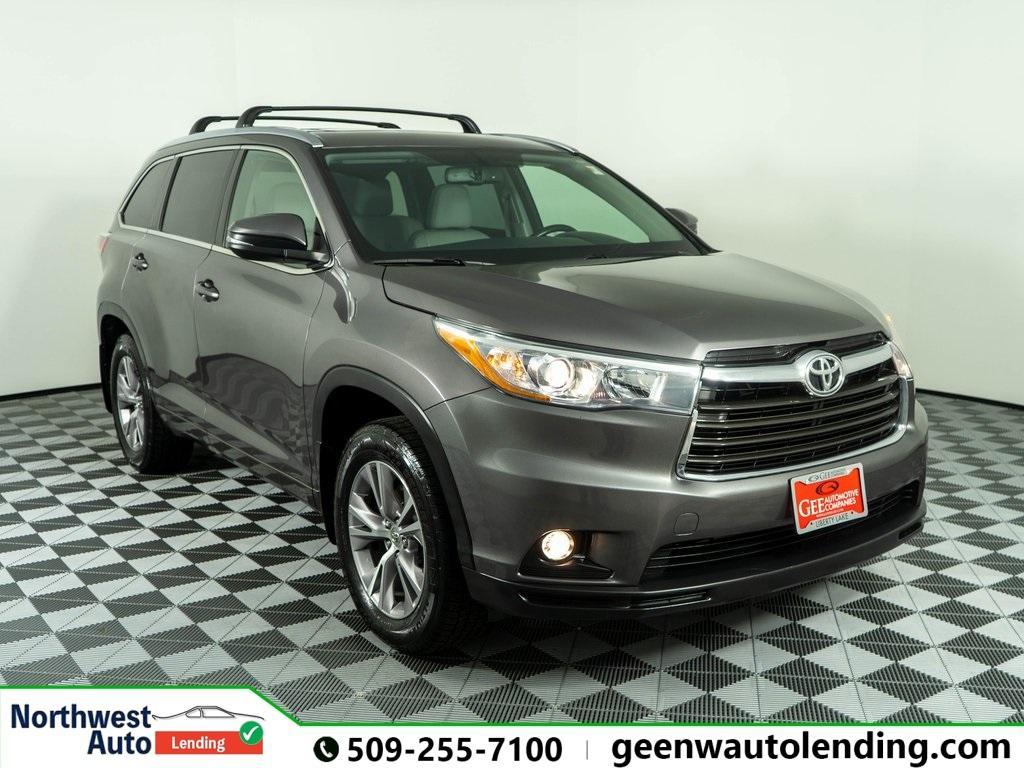 used 2015 Toyota Highlander car, priced at $16,995