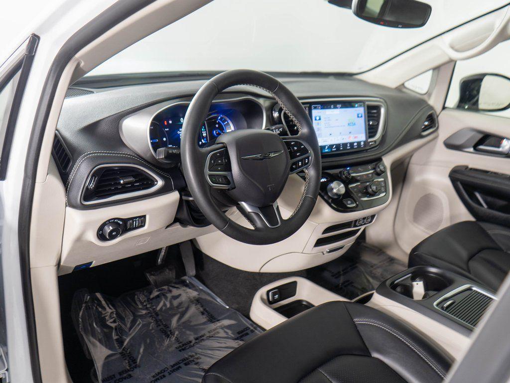 used 2024 Chrysler Pacifica Hybrid car, priced at $27,457