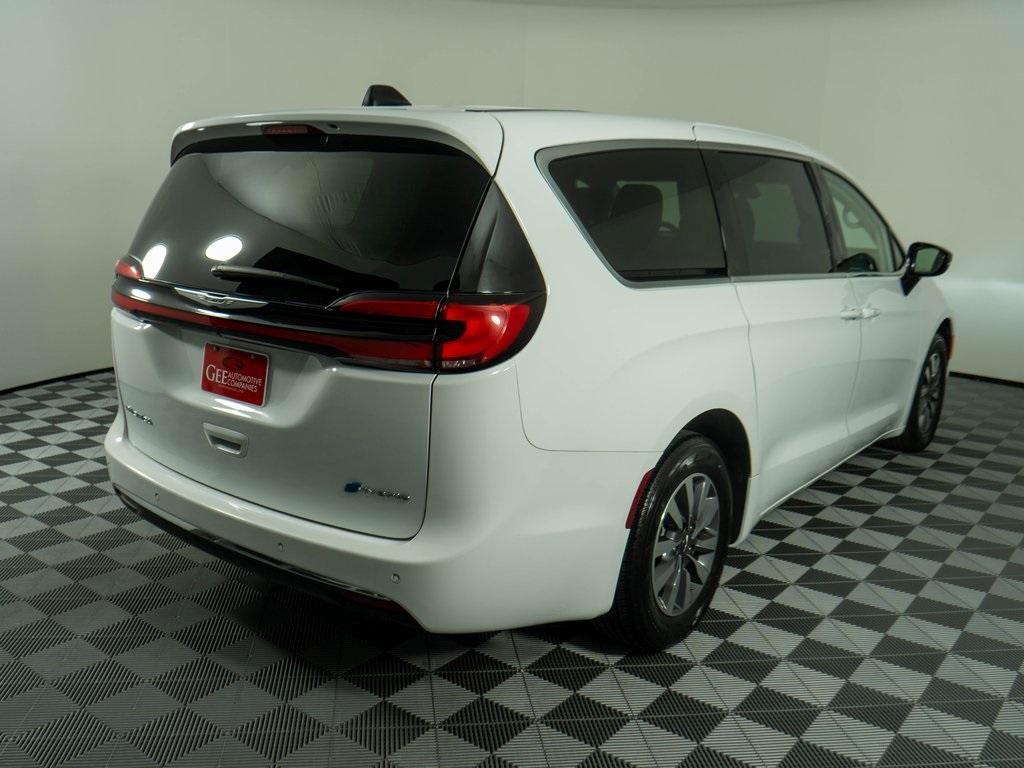 used 2024 Chrysler Pacifica Hybrid car, priced at $27,995