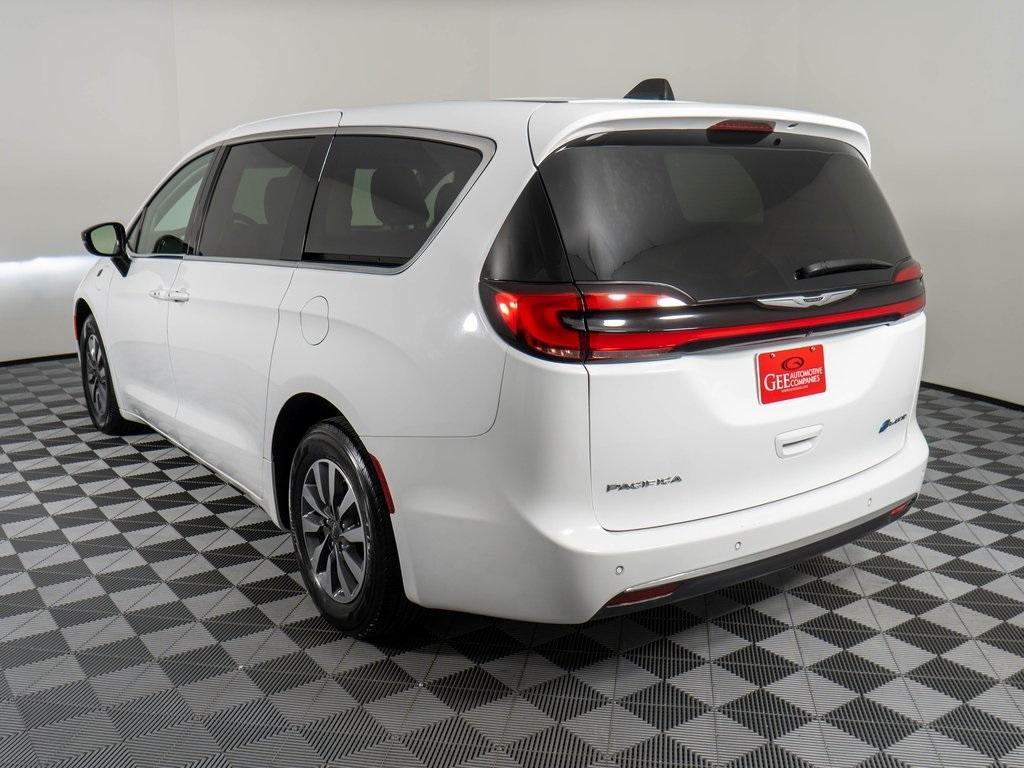 used 2024 Chrysler Pacifica Hybrid car, priced at $27,995