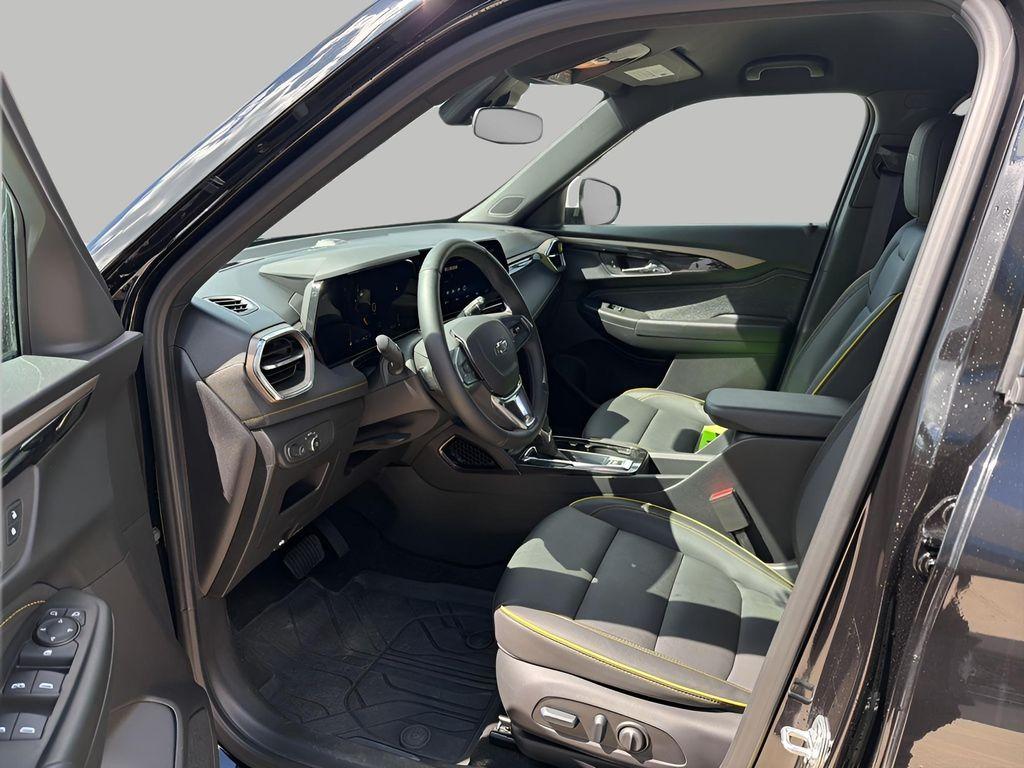 used 2025 Chevrolet TrailBlazer car, priced at $27,632
