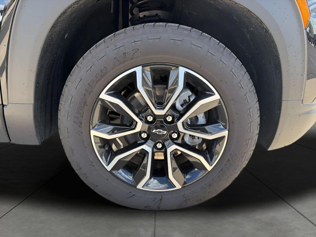 used 2025 Chevrolet TrailBlazer car, priced at $27,632