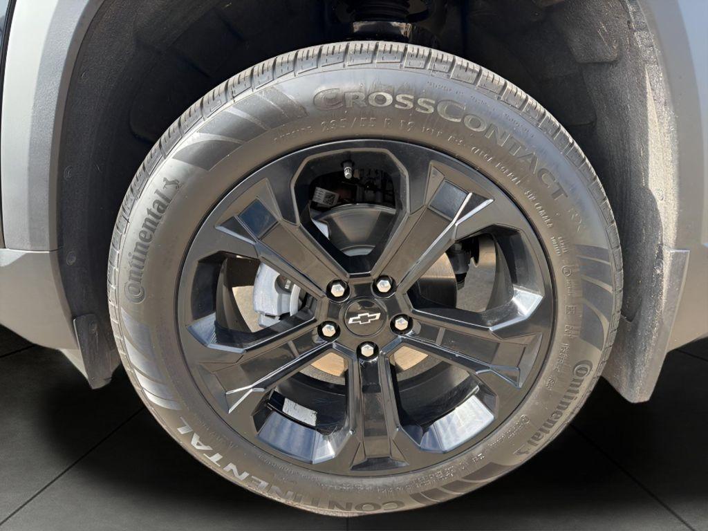 used 2026 Chevrolet Equinox car, priced at $29,998