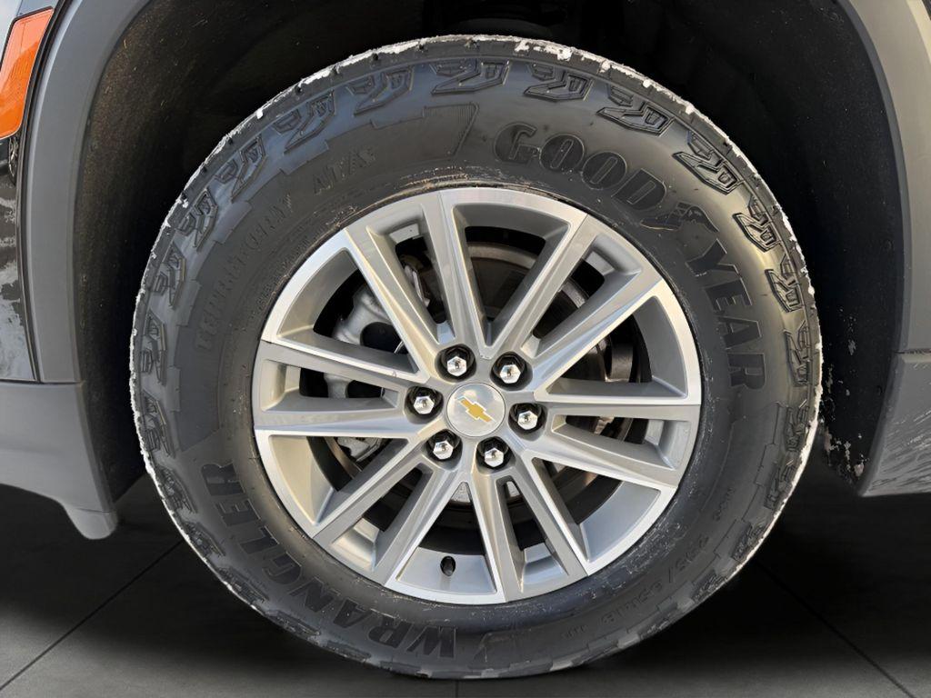 used 2023 Chevrolet Traverse car, priced at $30,966