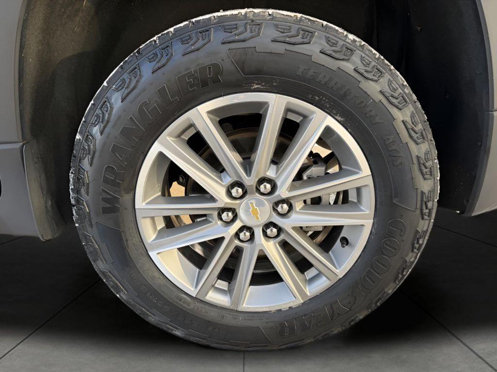 used 2023 Chevrolet Traverse car, priced at $30,966