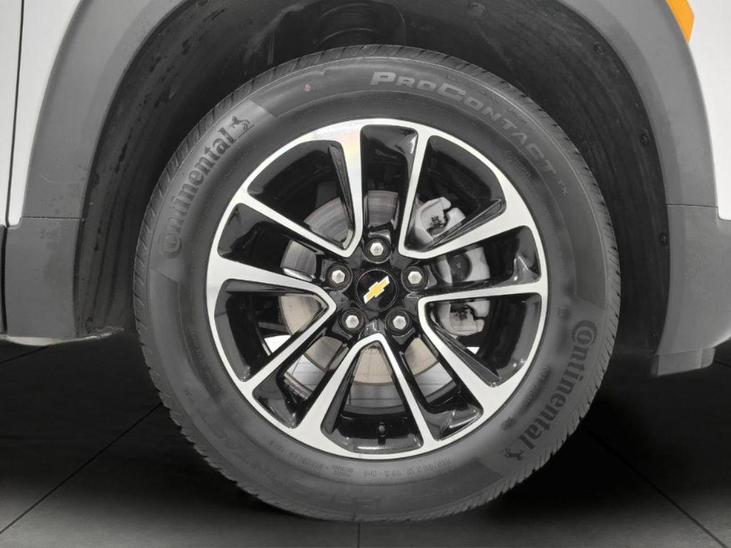used 2025 Chevrolet TrailBlazer car, priced at $22,993