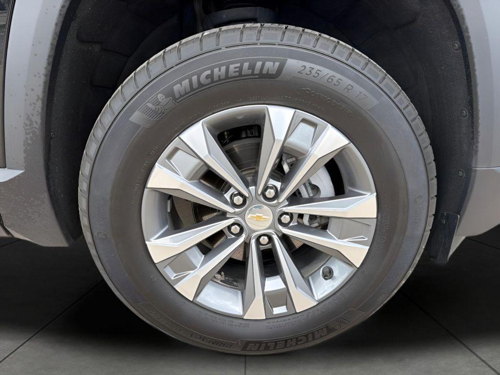 used 2025 Chevrolet Equinox car, priced at $27,391
