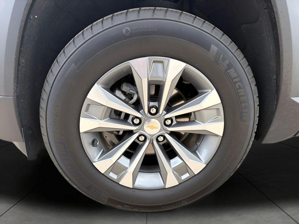 used 2025 Chevrolet Equinox car, priced at $27,391