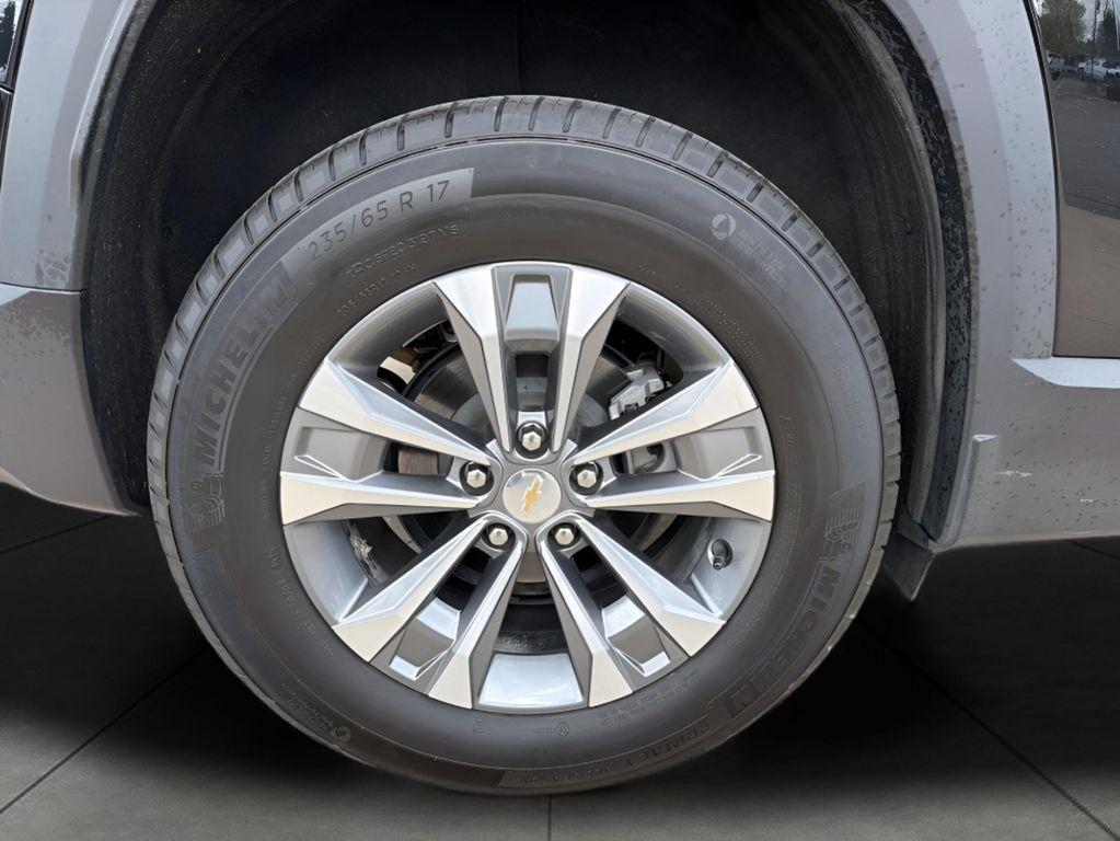 used 2025 Chevrolet Equinox car, priced at $27,391