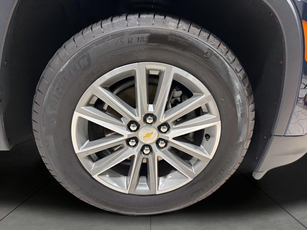 used 2023 Chevrolet Traverse car, priced at $27,567