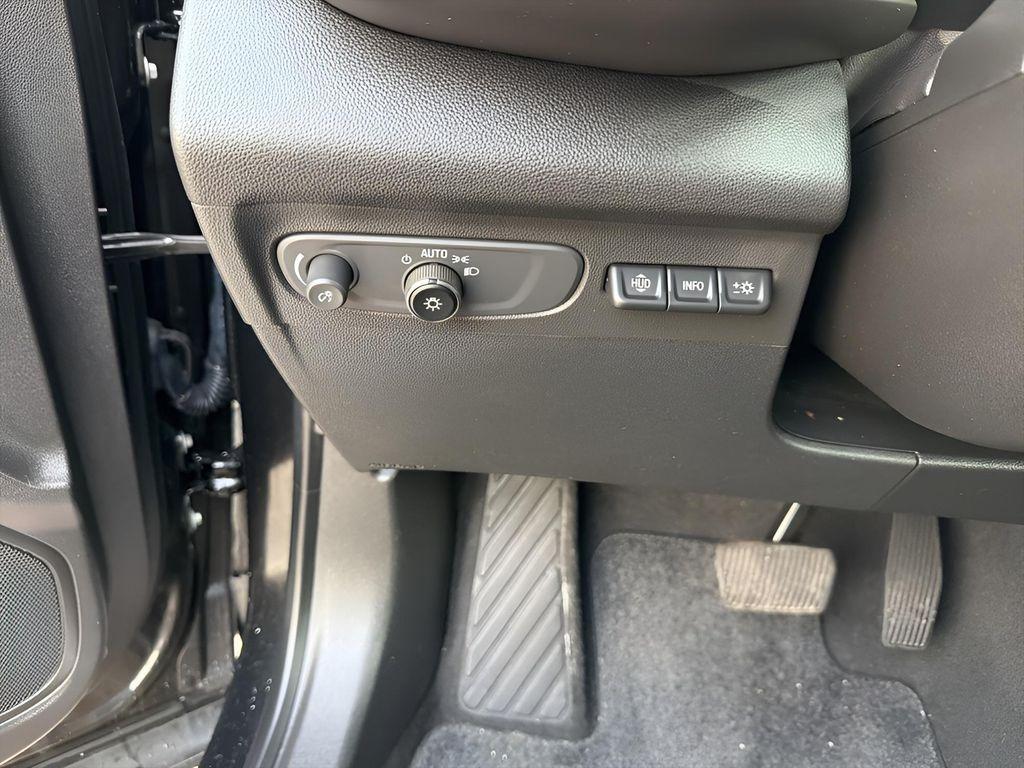 used 2023 Buick Envision car, priced at $30,999