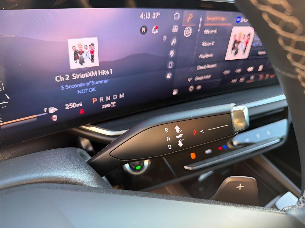 used 2025 Buick Envision car, priced at $27,924