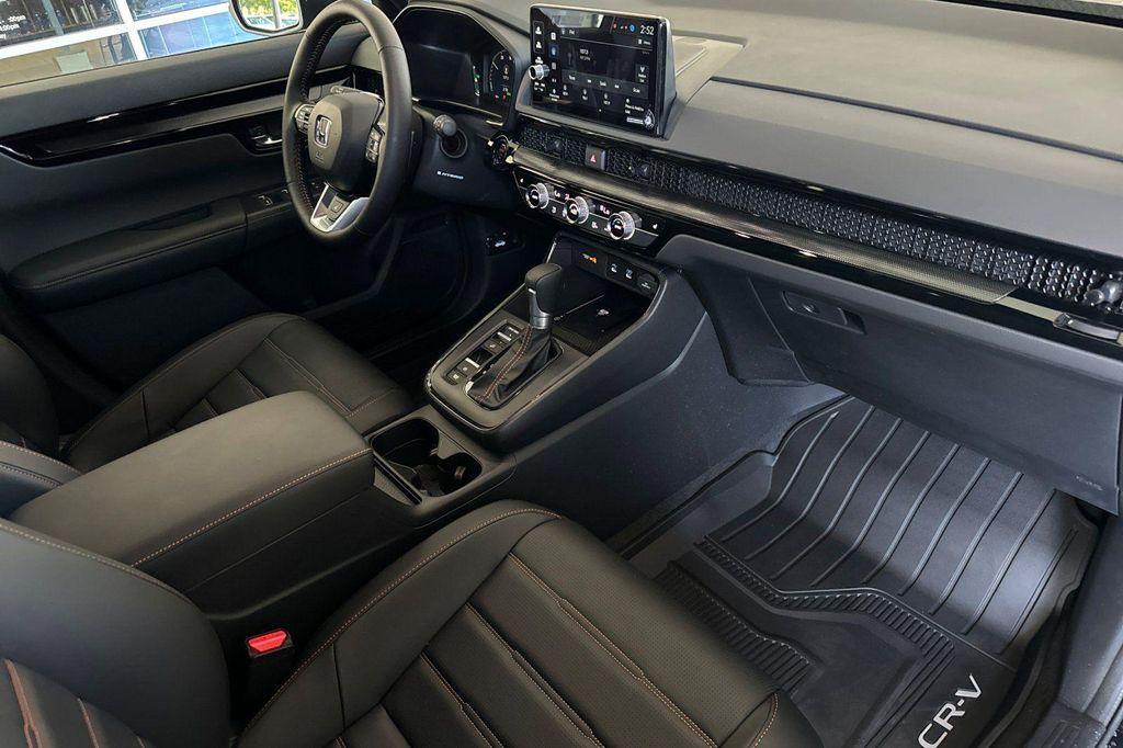 new 2026 Honda CR-V Hybrid car, priced at $44,000