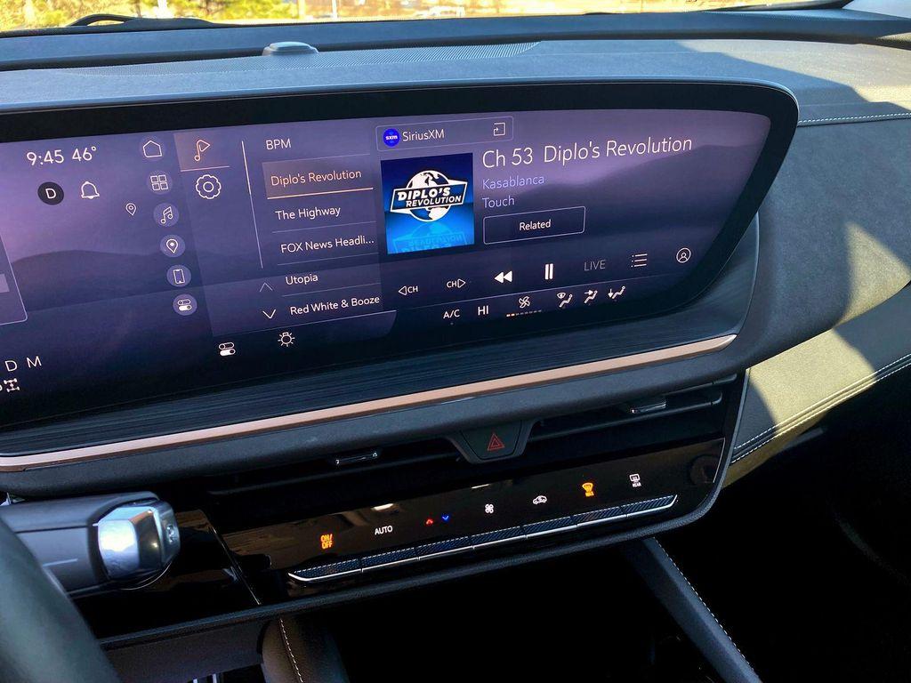 used 2025 Buick Envision car, priced at $29,488