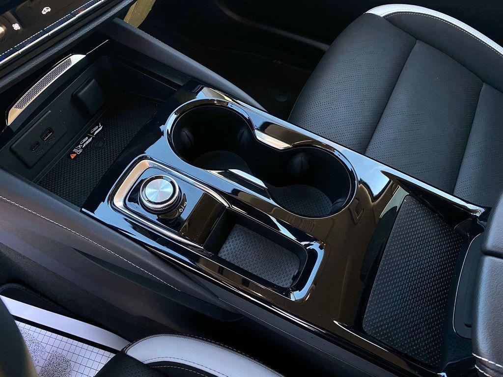 used 2025 Buick Envision car, priced at $29,488