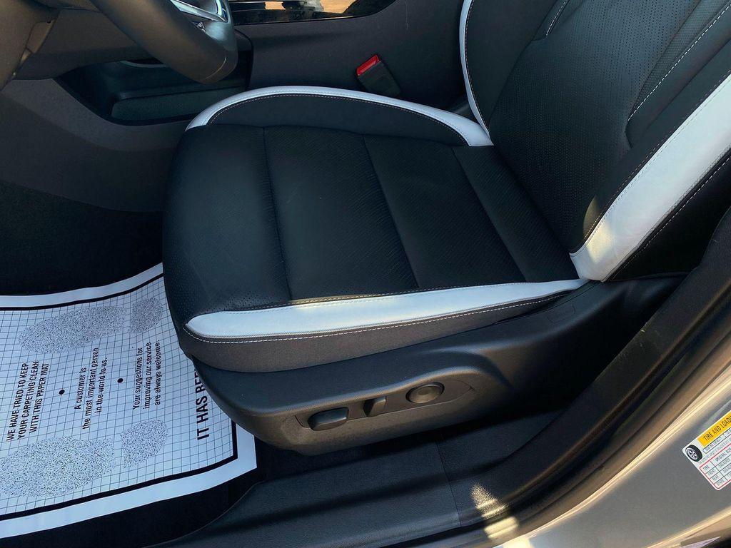 used 2025 Buick Envision car, priced at $29,488