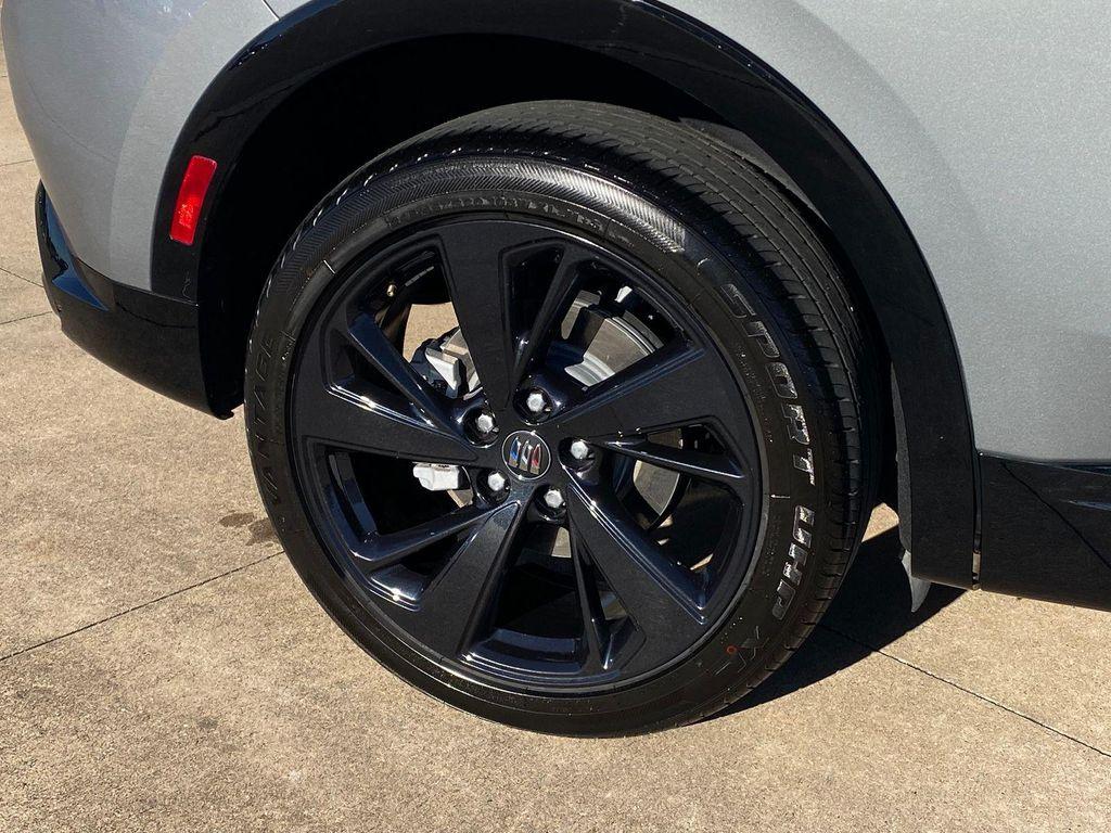 used 2025 Buick Envision car, priced at $29,488