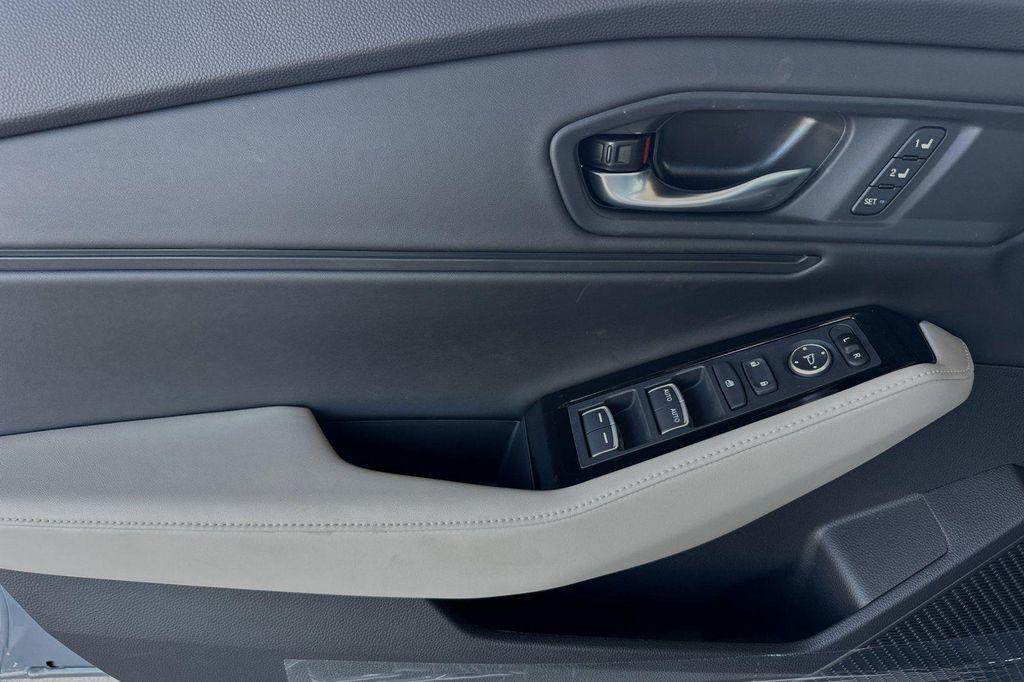 new 2025 Honda Accord Hybrid car