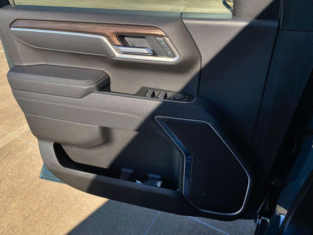 used 2025 Chevrolet Silverado 1500 car, priced at $42,990