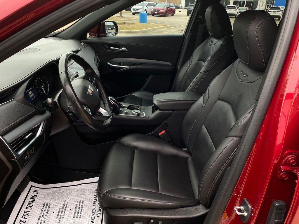 used 2021 Cadillac XT4 car, priced at $24,888