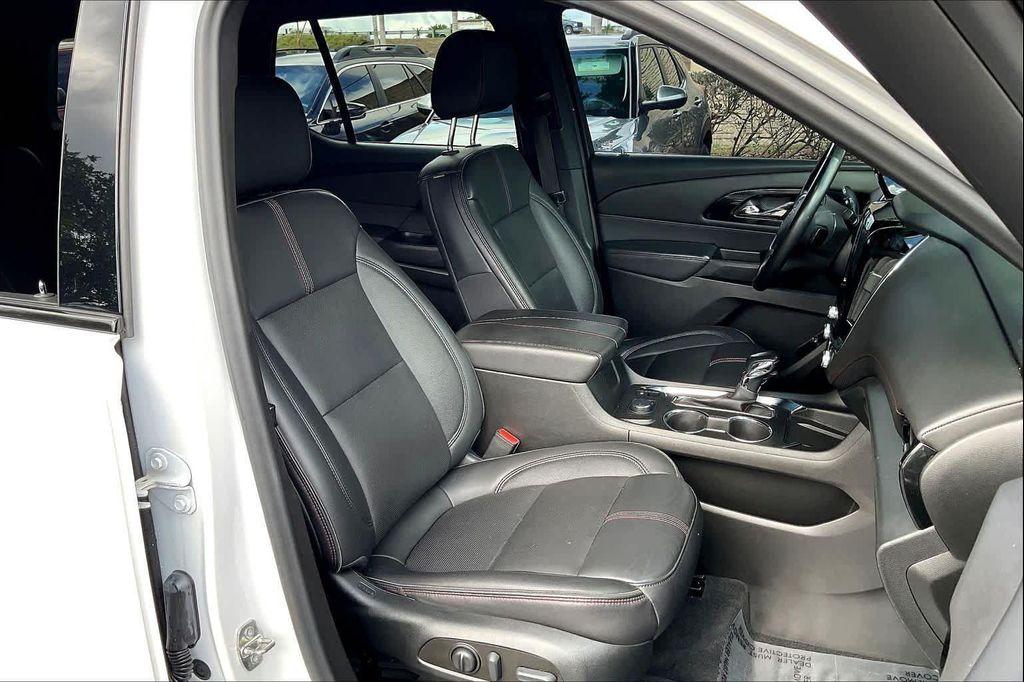 used 2023 Chevrolet Traverse car, priced at $37,185