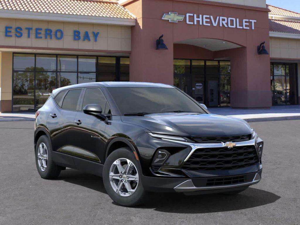 new 2025 Chevrolet Blazer car, priced at $32,405