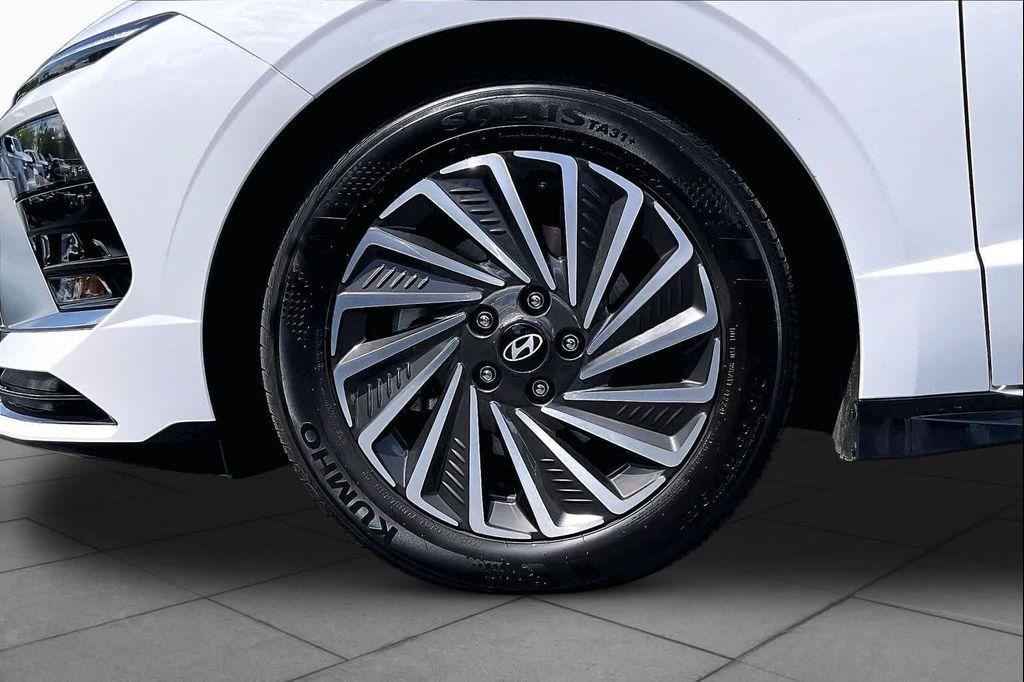 used 2024 Hyundai Sonata Hybrid car, priced at $27,935
