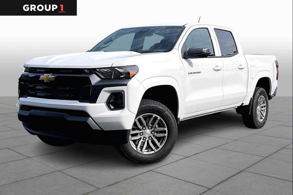 used 2025 Chevrolet Colorado car, priced at $31,850