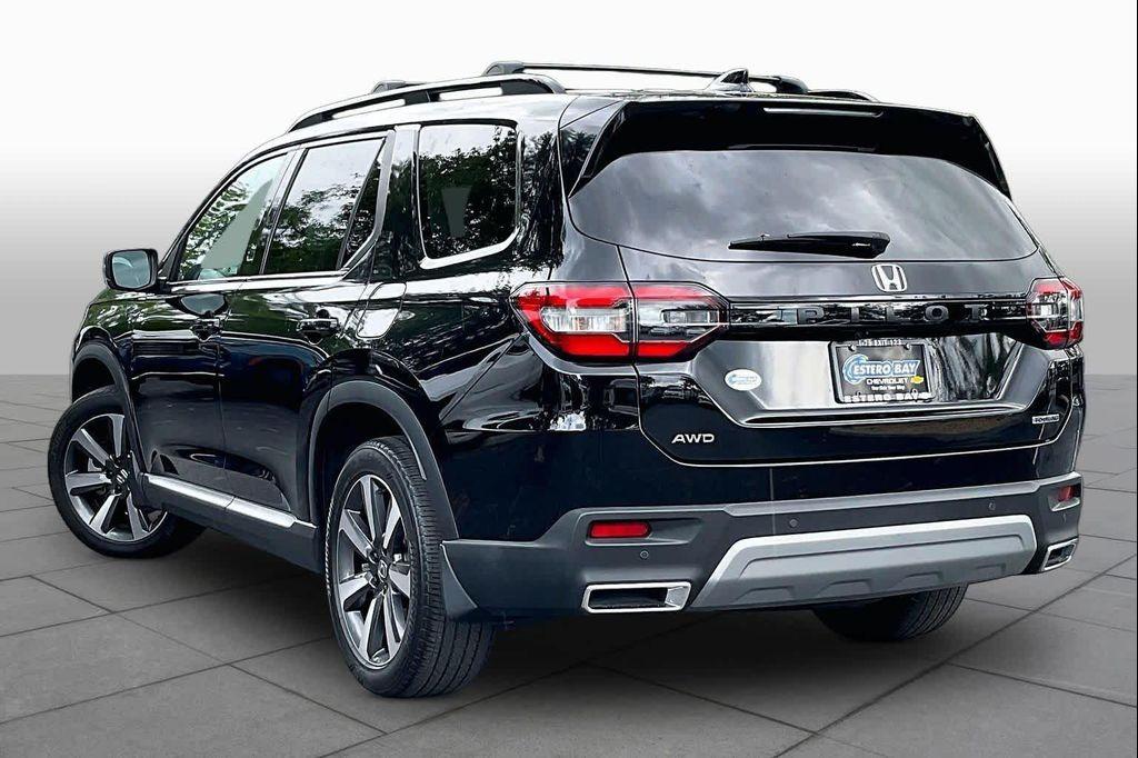 used 2024 Honda Pilot car, priced at $41,920