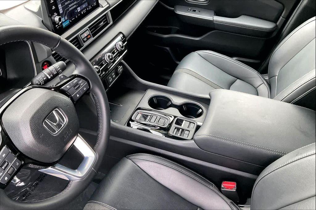 used 2024 Honda Pilot car, priced at $41,920