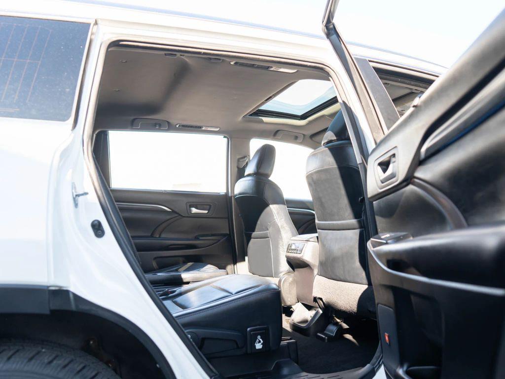 used 2017 Toyota Highlander car, priced at $17,995